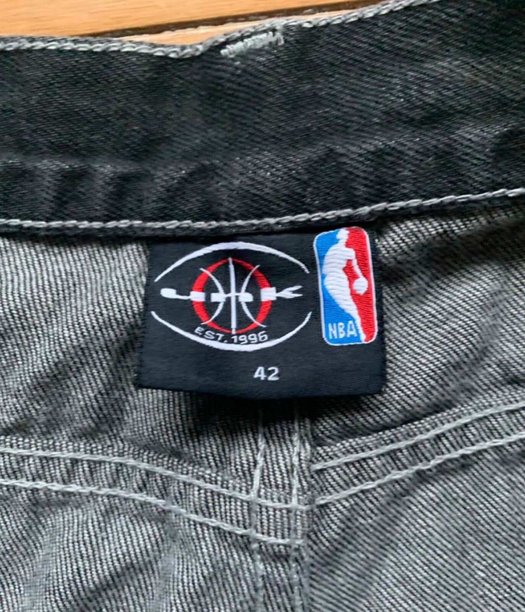 VTG UNK NBA Patch Jeans Black Big Patch Sz 42 x 34L Lakers VTG UNK NBA Patch Jeans Black Big Patch Sz 42 x 34L Lakers