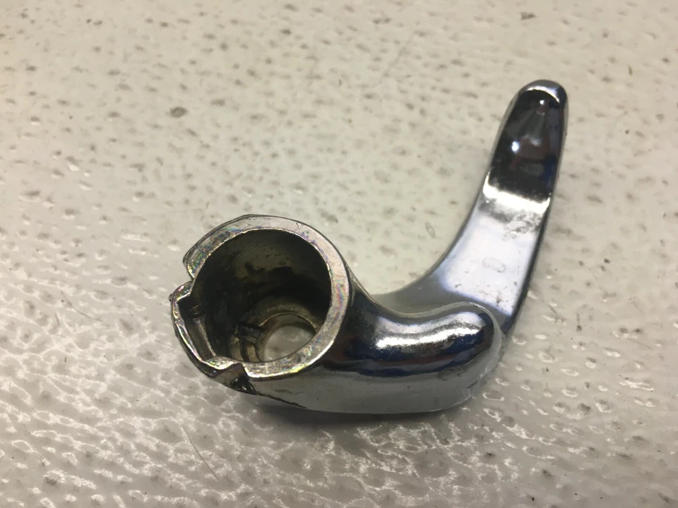 GM NOS 1971-1976 camioneta Chevrolet serie G furgoneta 10-20-30 manija de ventana de ventilación Foto 3 de 4