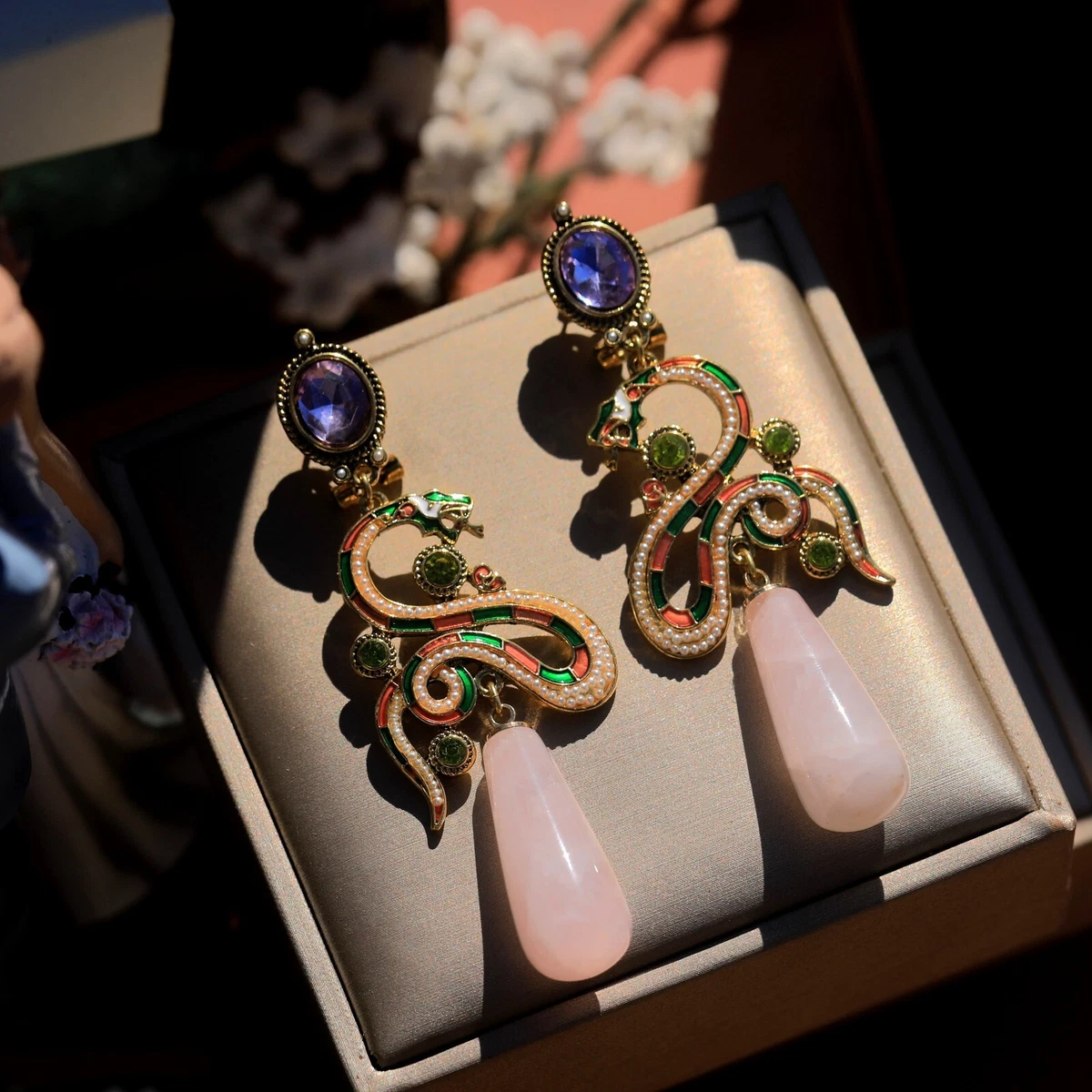 Boucles D'oreilles Clips Anciennes En Pâte De Verre Et Quartz Vert - Occasion