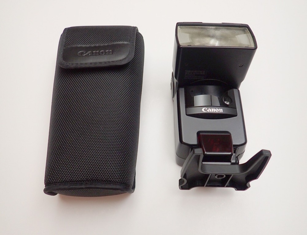 CANON  Speedlite 540EZ Flash for Canon Digital SLR Cameras + Canon Case & Stand