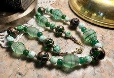 Collier perles lampwork pâte de verre Murano tons vert ancien - 50 cm
