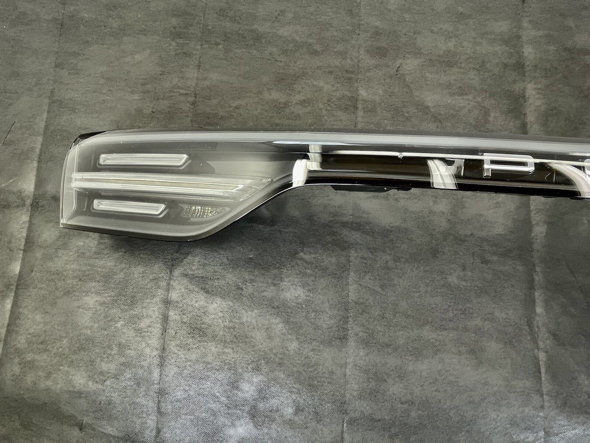 Porsche ポルシェ 9Y0カイエン 純正 リアライト 9Y0945081P Porsche ポルシェ 9Y0カイエン 純正 リアライト 9Y0945081P NEW