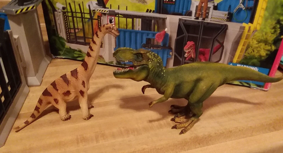 Vntg Schleich Prehistoric Playset Jurassic Park Research Station w/ 2 Dinosaurs - Image 3 of 4