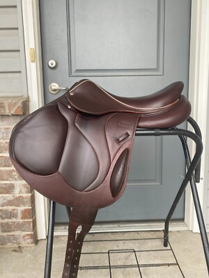 2017 Devoucoux Chiberta O Jump Saddle   17'' Seat / 1AA Flap / Arcade Normale 