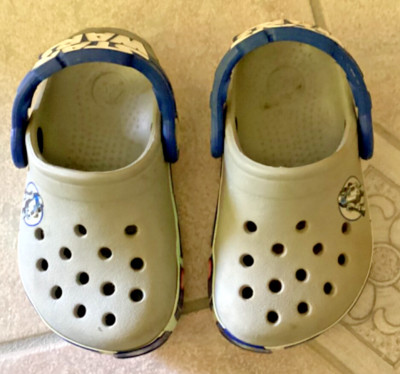 STAR WARS BLUE/GRAY CROCS   SIZE  TODDLER  4 C 5