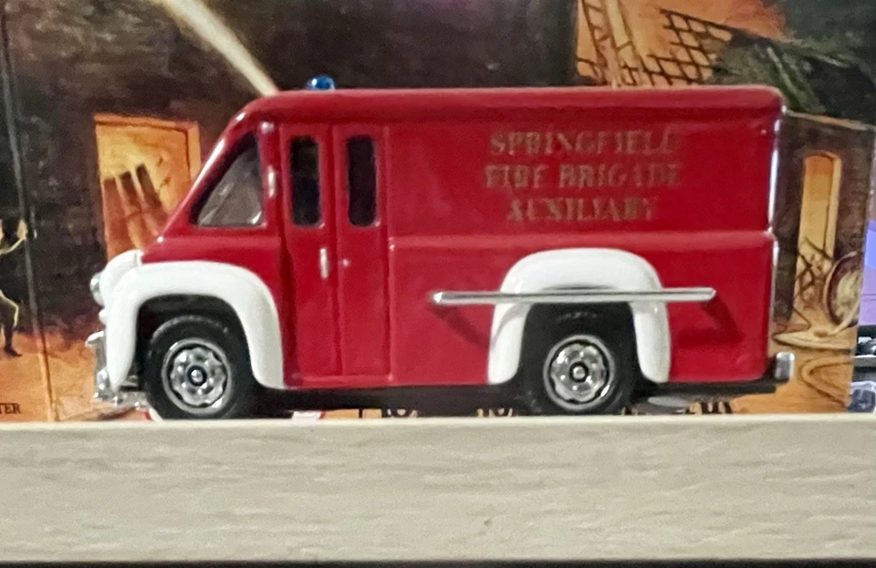 Matchbox Models of Yesteryear  Fire Engine Series 1948 Dodge Route Van NIB YFE16 - Image 2 of 4