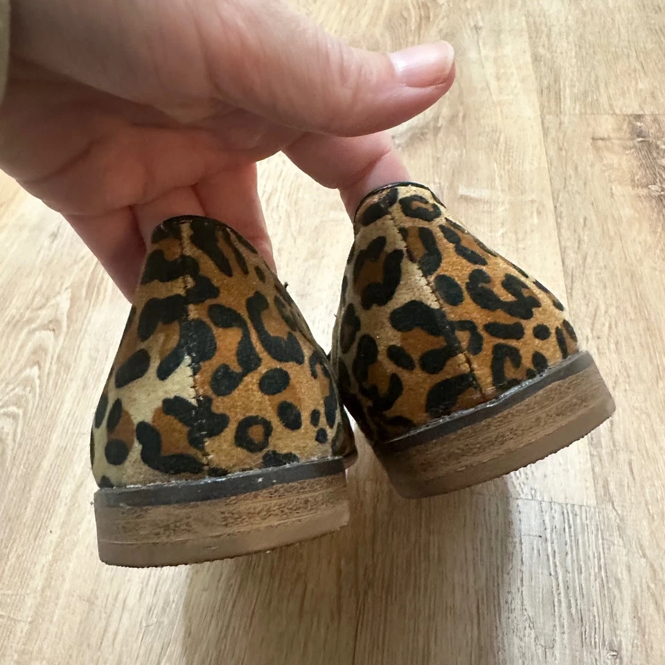 QUPID | Mocasines planos sin cordones para mujer elegantes con estampado de leopardo Foto 4 de 4