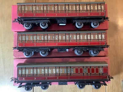 Hornby Spur O Schwader von 3 LMS Vor-Ort-Wagen ohne Korridor