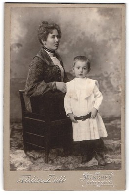 Fotografie Atelier Düll, München, Türkenstraße 31, Mutter mit Kind 