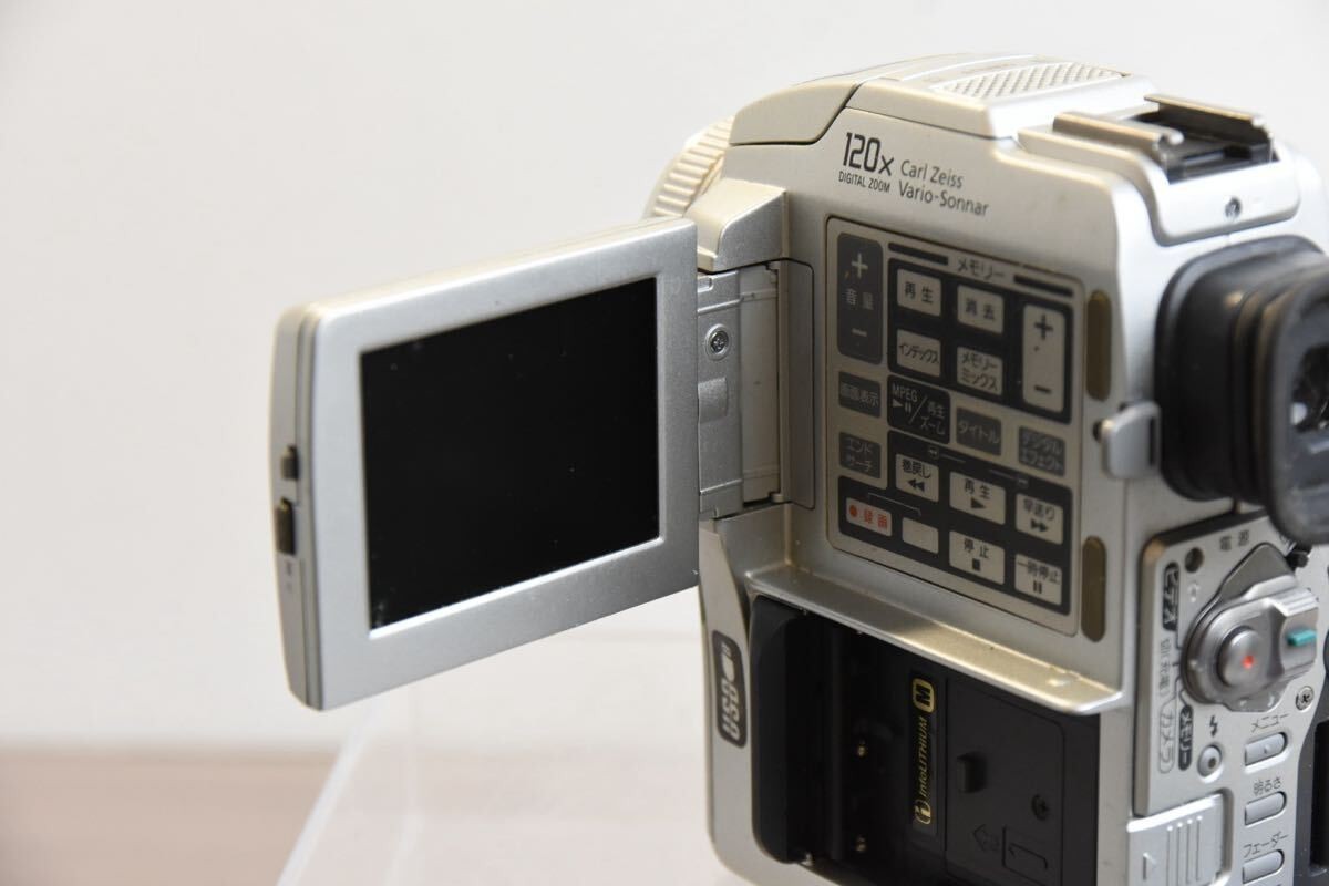 Sony Handycam DCR-PC110 Mini DV Hybrid Camcorder Nightshot Used