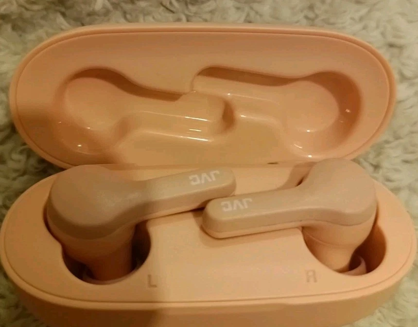 JVC Gumy True Wireless Headphones (HA-A7T) - Image 3 of 4