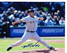 VIDAL  NUNO   THROWING   NEW YORK  YANKEES  SIGNED  AUTOGRAPHED  8X10  PHOTO