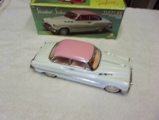 Voiture Standard Sedan Friction Powered Metal Toy Car MF 322 Pink/White Box