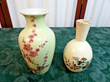 2 Beautiful Vintage Asian Inspired Decorative Floral Designed Bud Vases