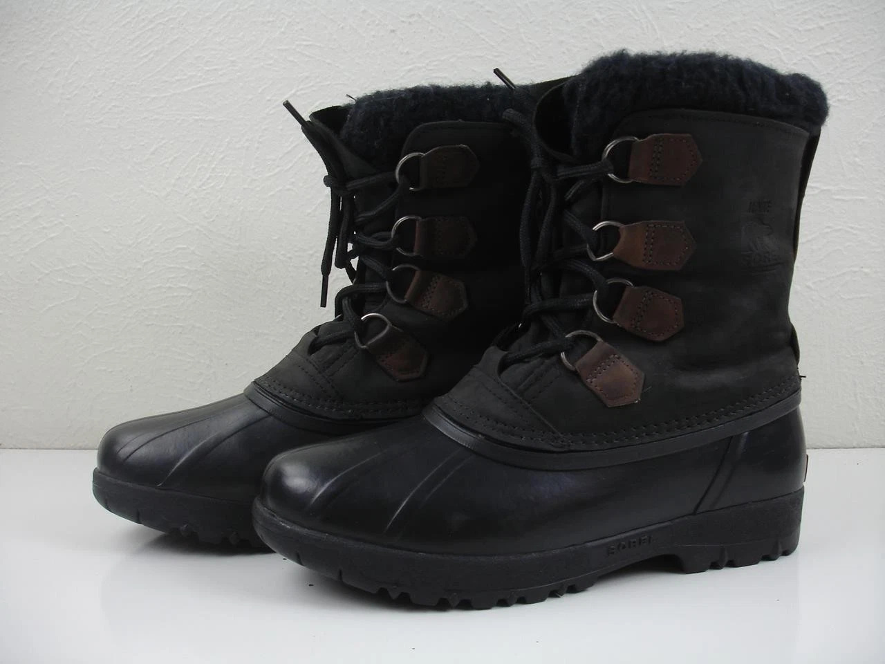 Women's 10 M Sorel Alpine Snow Boots Winter Made Canada Shearling Fur Trim Black