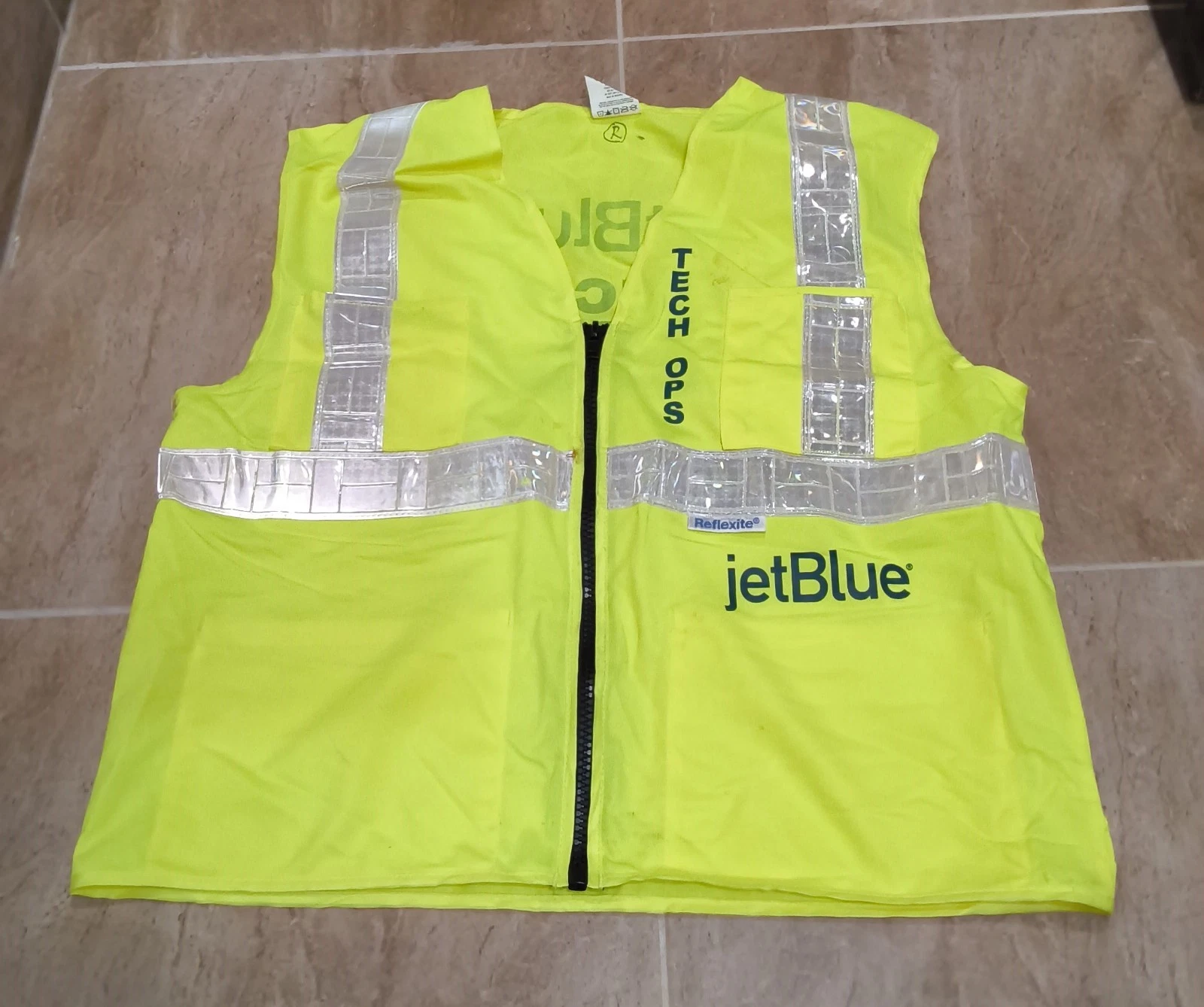 Adult JetBlue Airways Reflective Vest Tech Ops Crew Yellow Sz L - product detail image 1