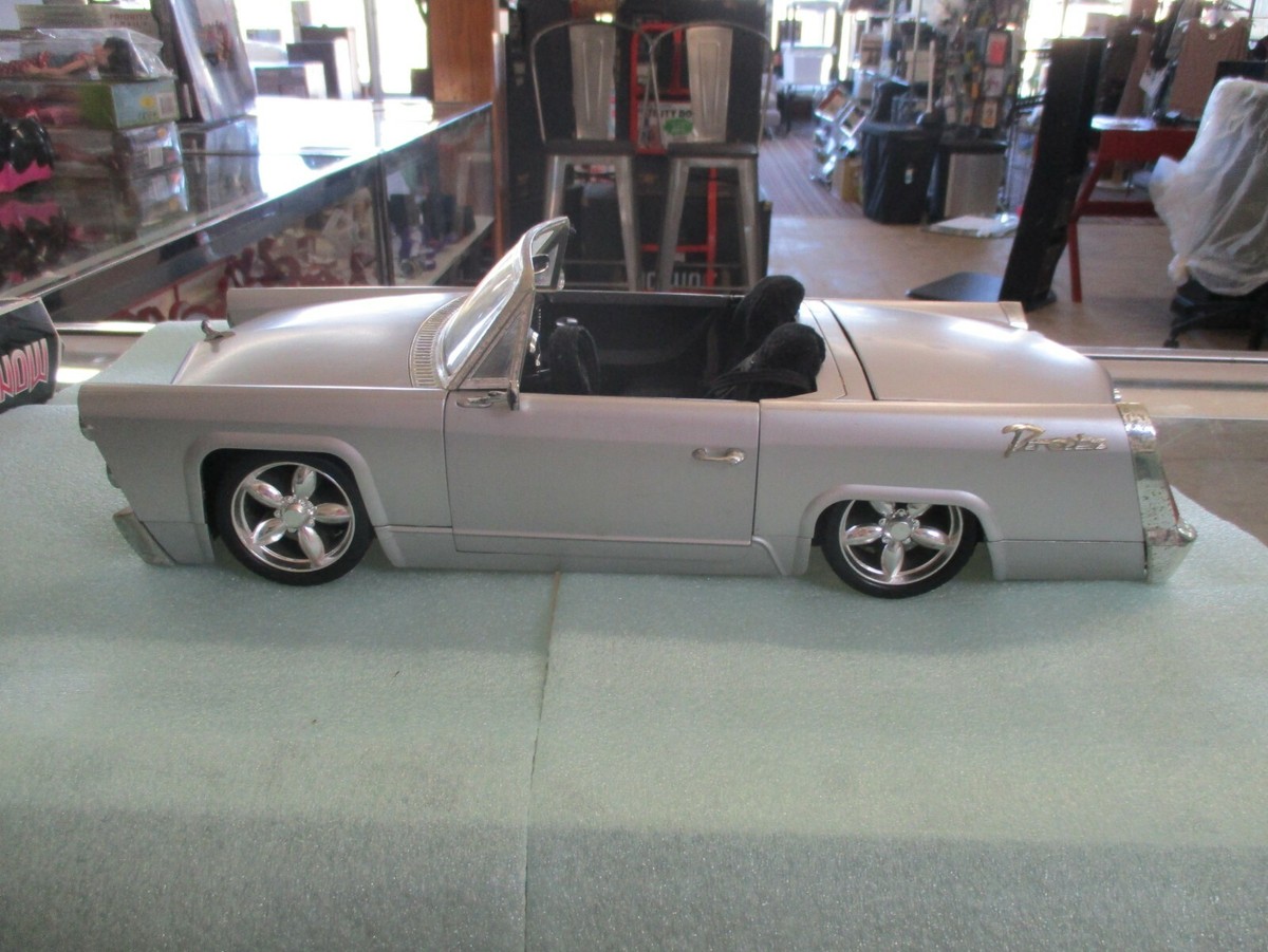 Voiture De Plaque D'Immatriculation RC Bratz Classic Silver Cruiser - Neuve Sous Boîte