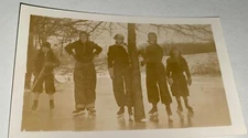 Rare Antique American Pond Skating Group & Ice Hockey Stick Boy Snapshot Photo!