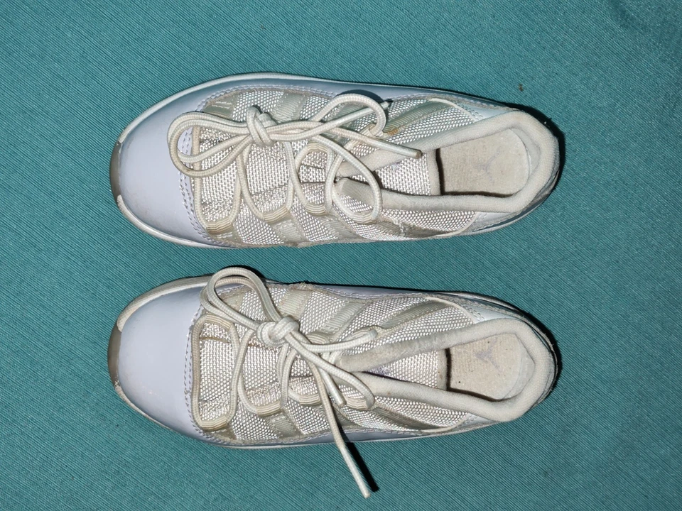 Nike Air Jordan 11 Retro Low 645107-101 Toddler Child  10C Light Purple Shoes - Image 3 of 4