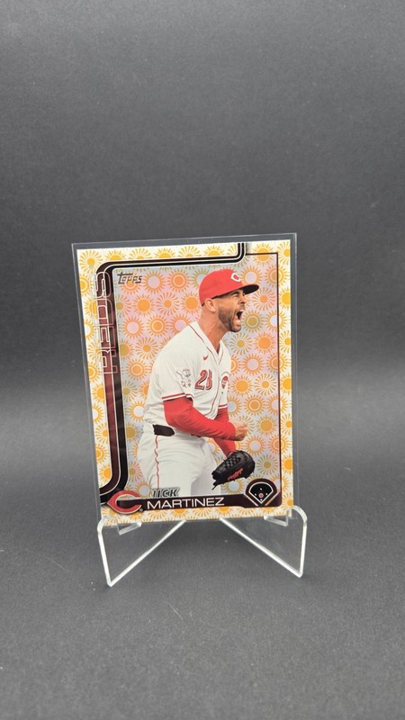 Nick Martinez 2025 Topps Series 2 Summer Sun Parallel #696 Reds 
