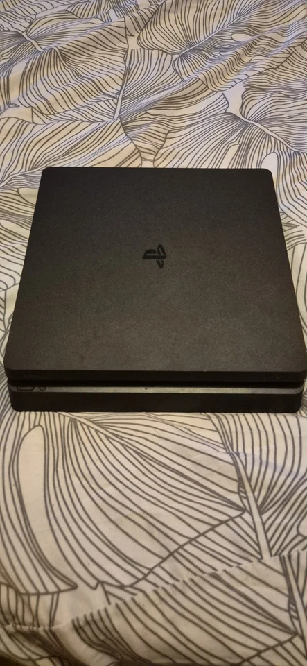 Sony PlayStation 4 Slim 1To Console - Noire - Photo 1/4