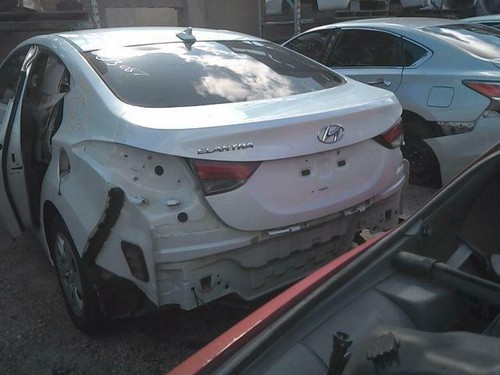 Lower Control Arm Front HYUNDAI ELANTRA Right 11 12 13 14 15 16 - Imagen 3 de 12