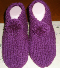 HAND KNITTED WOMAN LADY SLIPPERS "CUTE" SIZE - X LARGE 11 - 13  w/POM POMS