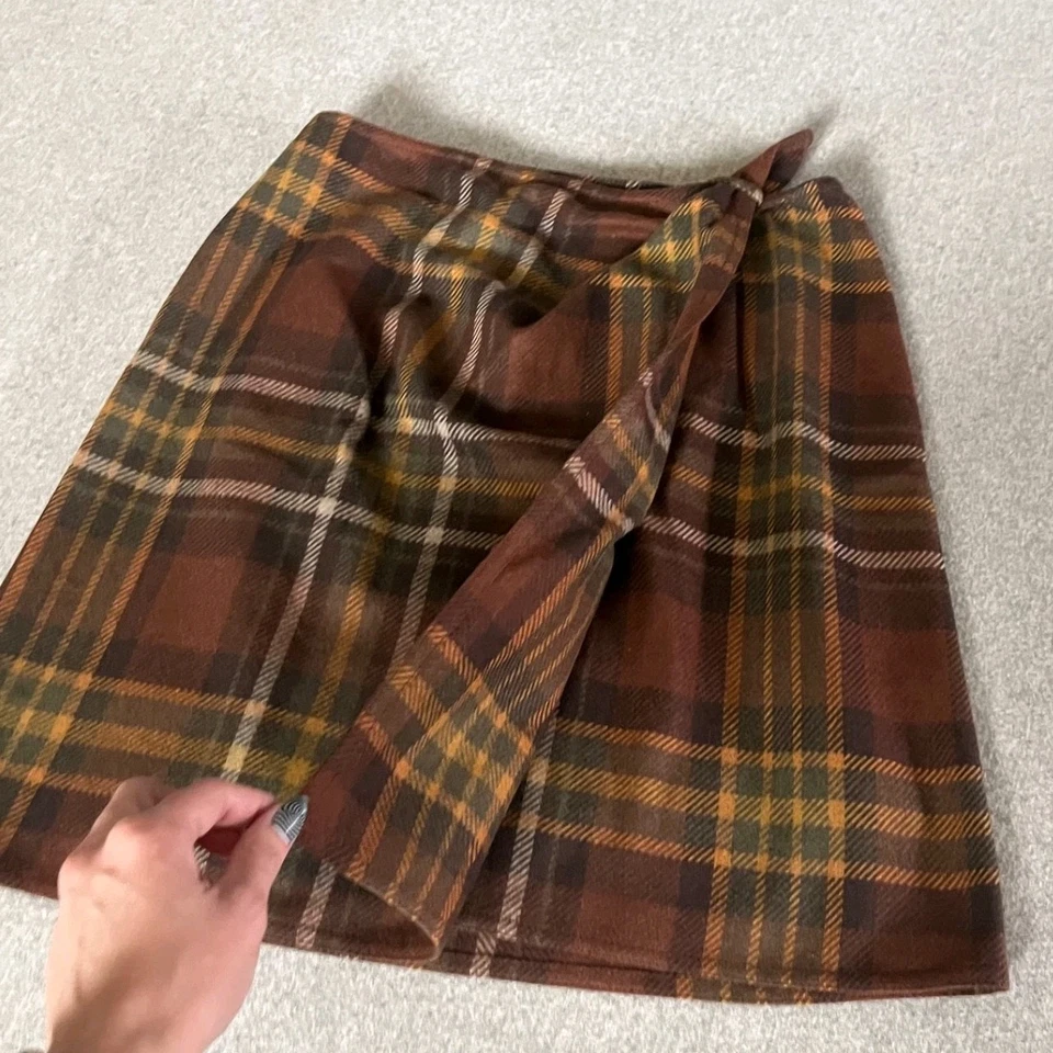 Emmanuel Ungaro Plaid Skirt Women’s Size 6 Brown Wool Blend Wrap Short - Image 4 of 4