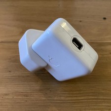 Apple Ipod FireWire Charger A1070  - Genuine - UK 3 Pin Plug
