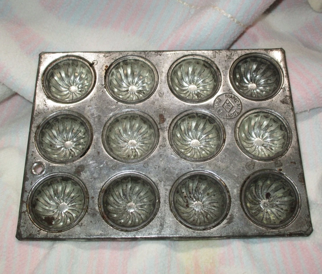 Vintage BOKKE 12-PEANUT BUTTER CUP Chocolate Tin Mold Mini Muffin Pan FLUTED