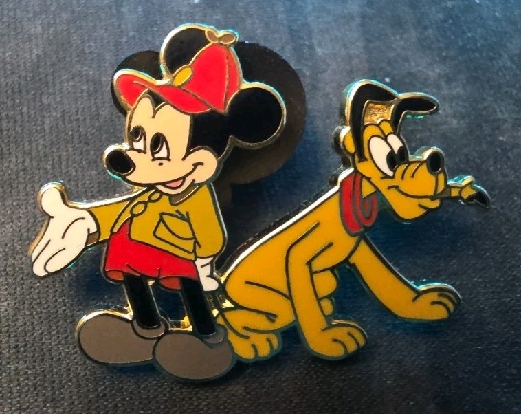 Mickey and Pluto - The Pointer Mickey Through The Years Mystery Disney Pin 56441