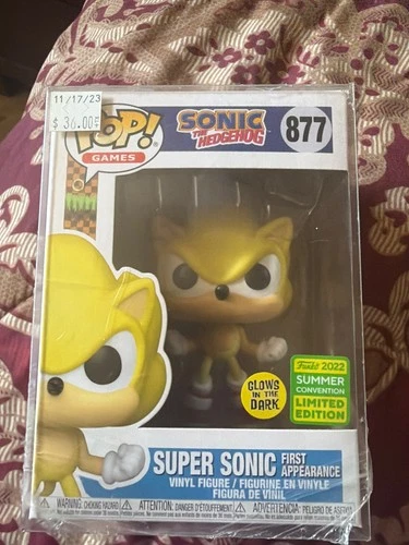 Funko Pop Sonic the Hedgehog - Super Sonic First Appearance #877 with protector
