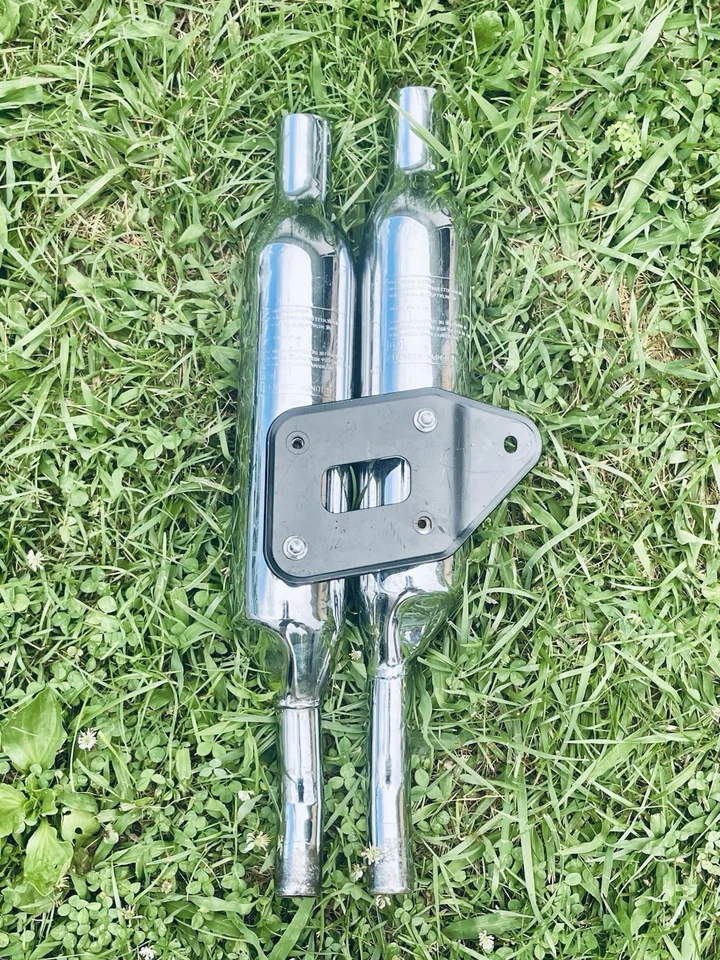 Triumph Scrambler 2016 doble escape con soporte de montaje Foto 2 de 4