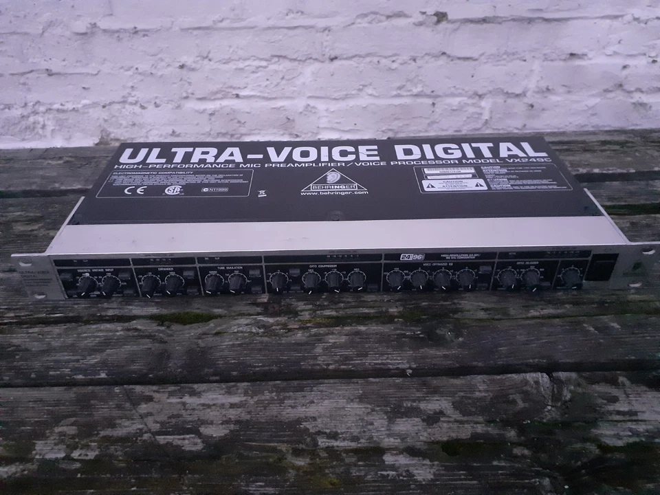 Behringer Ultravoice VX2496 pro vocal effects processor & mic pre amp working - Image 2 of 4