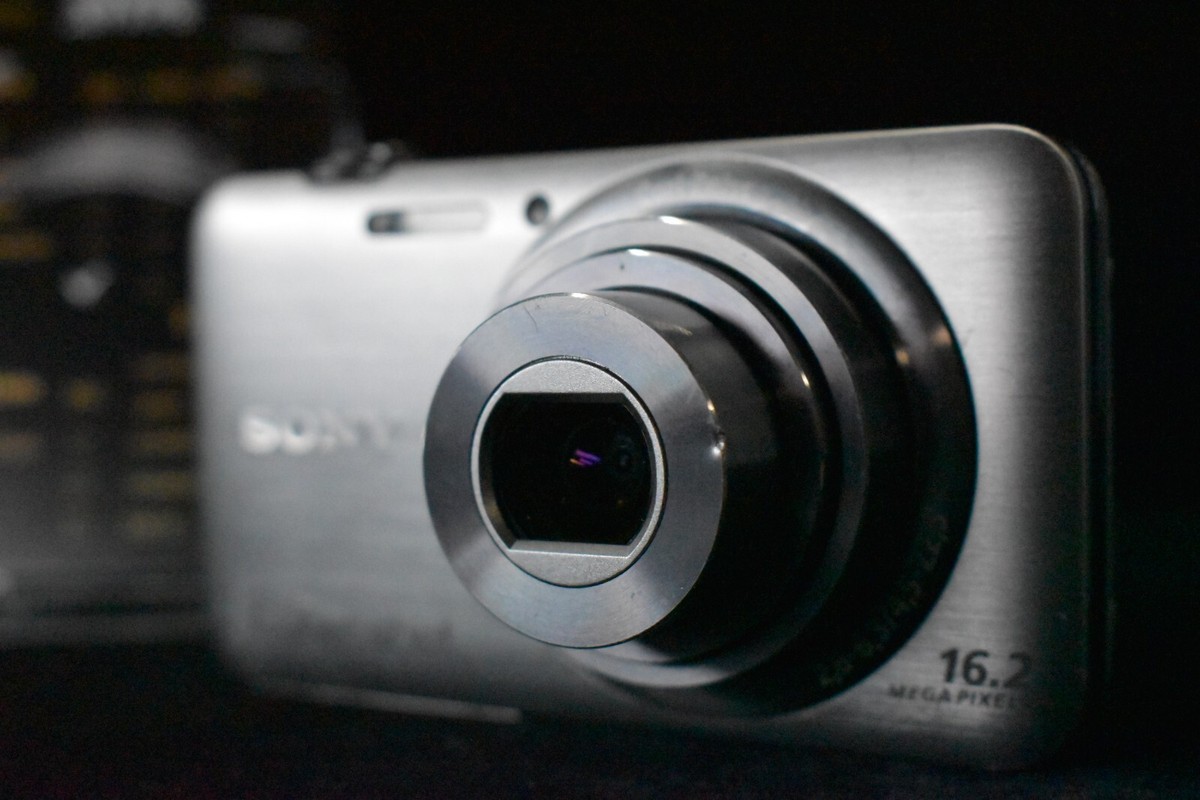 US Duty Paid] Sony Cyber Shot DSC-WX7 Silver Digital Camera