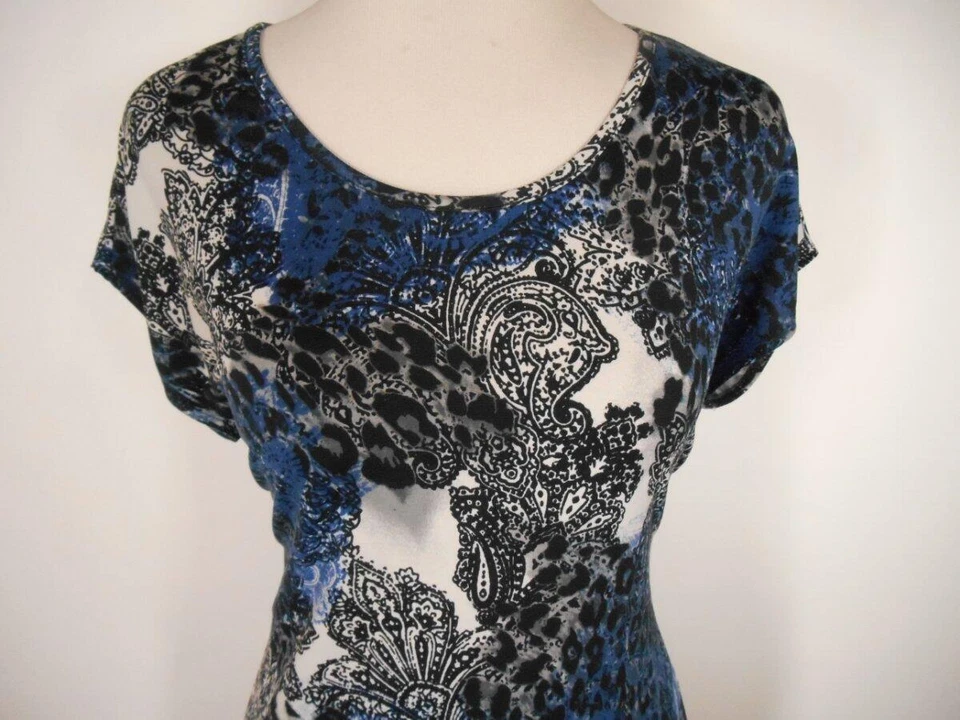 Hermosa Blusa Para Mujer Mediana De Colección Suzie Azul Diseño Paisley Manga Corta Foto 2 de 4