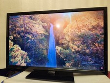 Insignia 32" HD LED TV NS-32D312NA15  DVD player