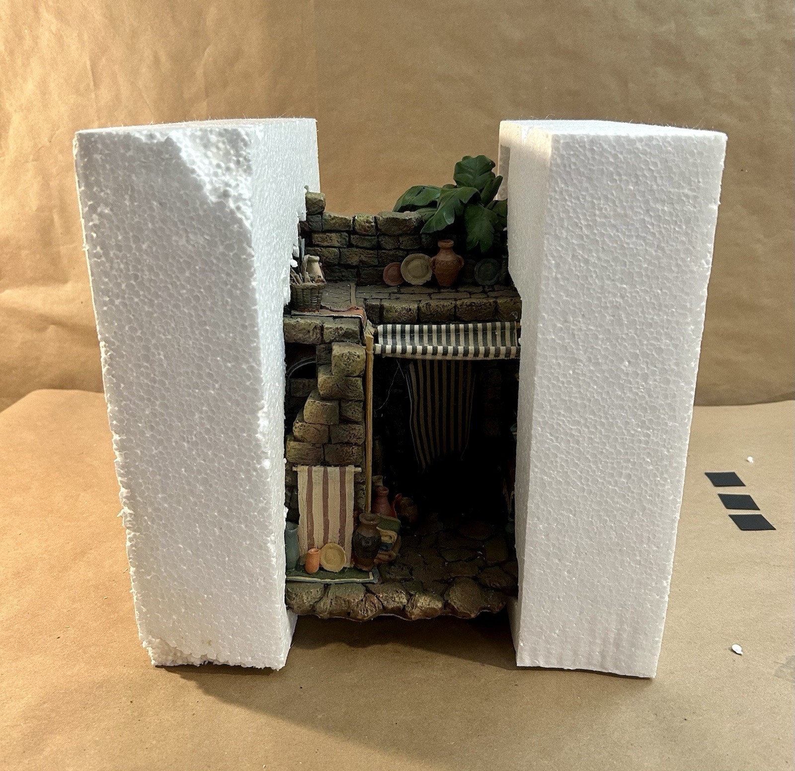 Vintage Fontanini Nativity Village Pottery Shop-Lighted- 5” Scale #50256-1997