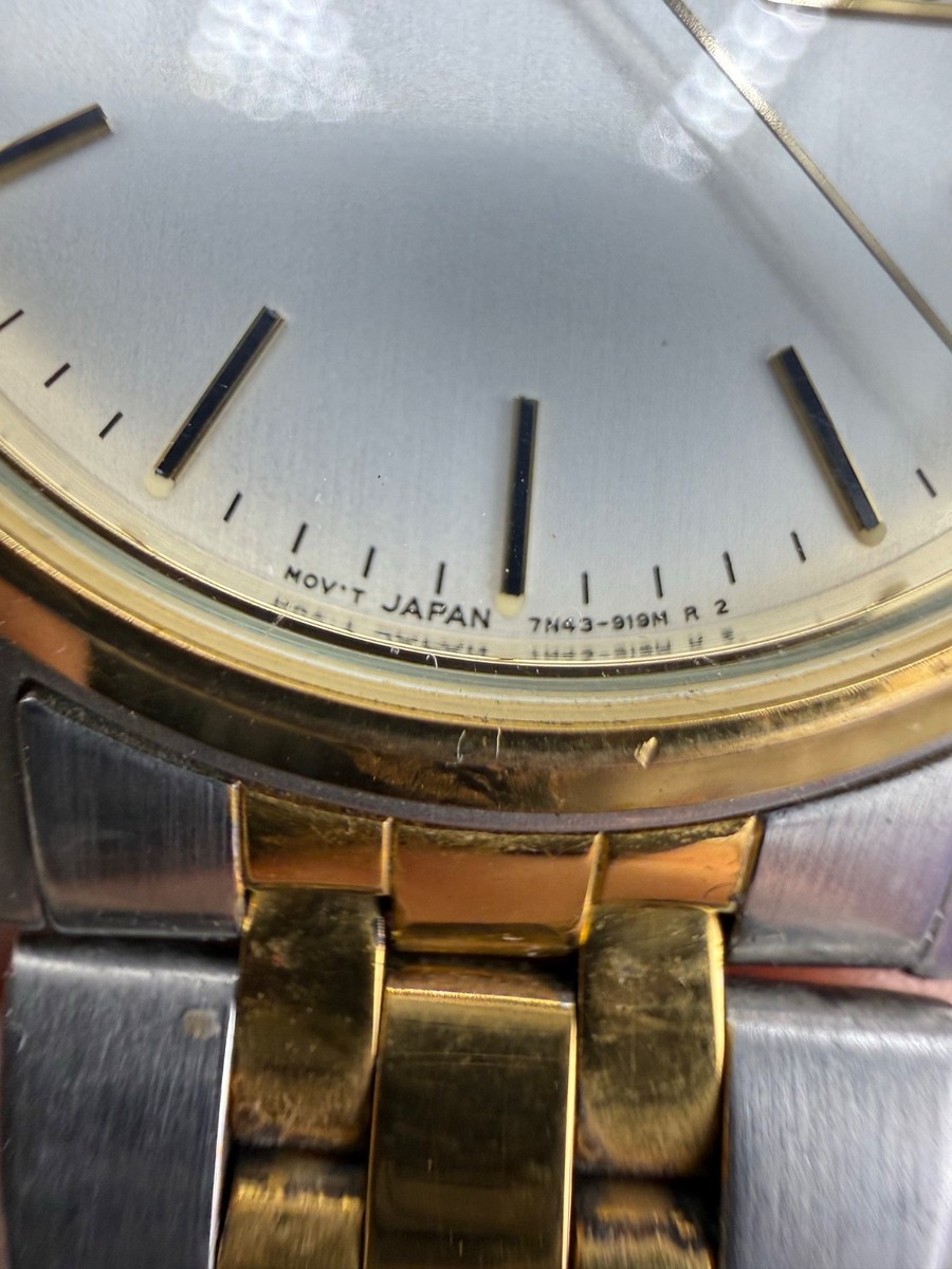 Vintage Seiko Watch Unisex Silver and Gold Tone Untested 7\