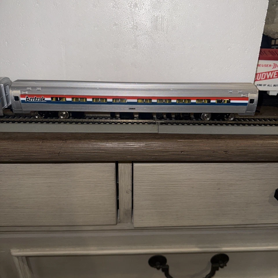 Bachmann/Concor/Athern Amtrak Passenger Coaches HO X4 Lighted Coach B044 - Image 2 of 4