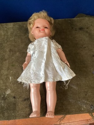 Vintage 13 Zoll Toddy Puppe mit Kleid braucht Liebe