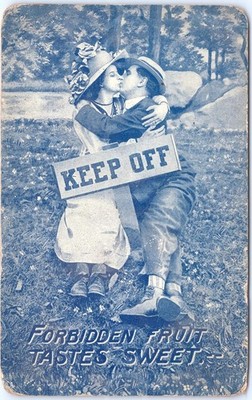 Vintage Postkarte Paar küssende Romantik