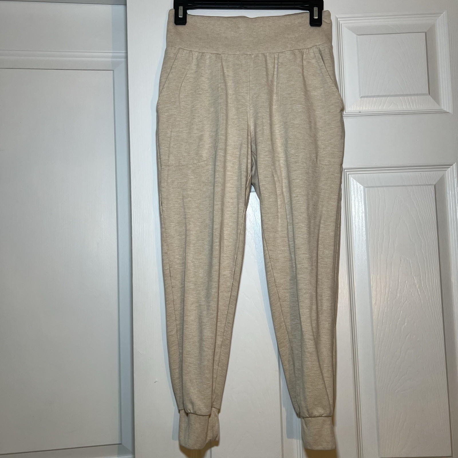 Nike Yoga Flow Hyper 7/8 Joggers for Women Medium Beige Mid Rise Slim Fit Small