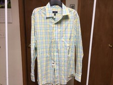 Men  s  Club room  performance shirt, size L, regular fit, yellow stripes.