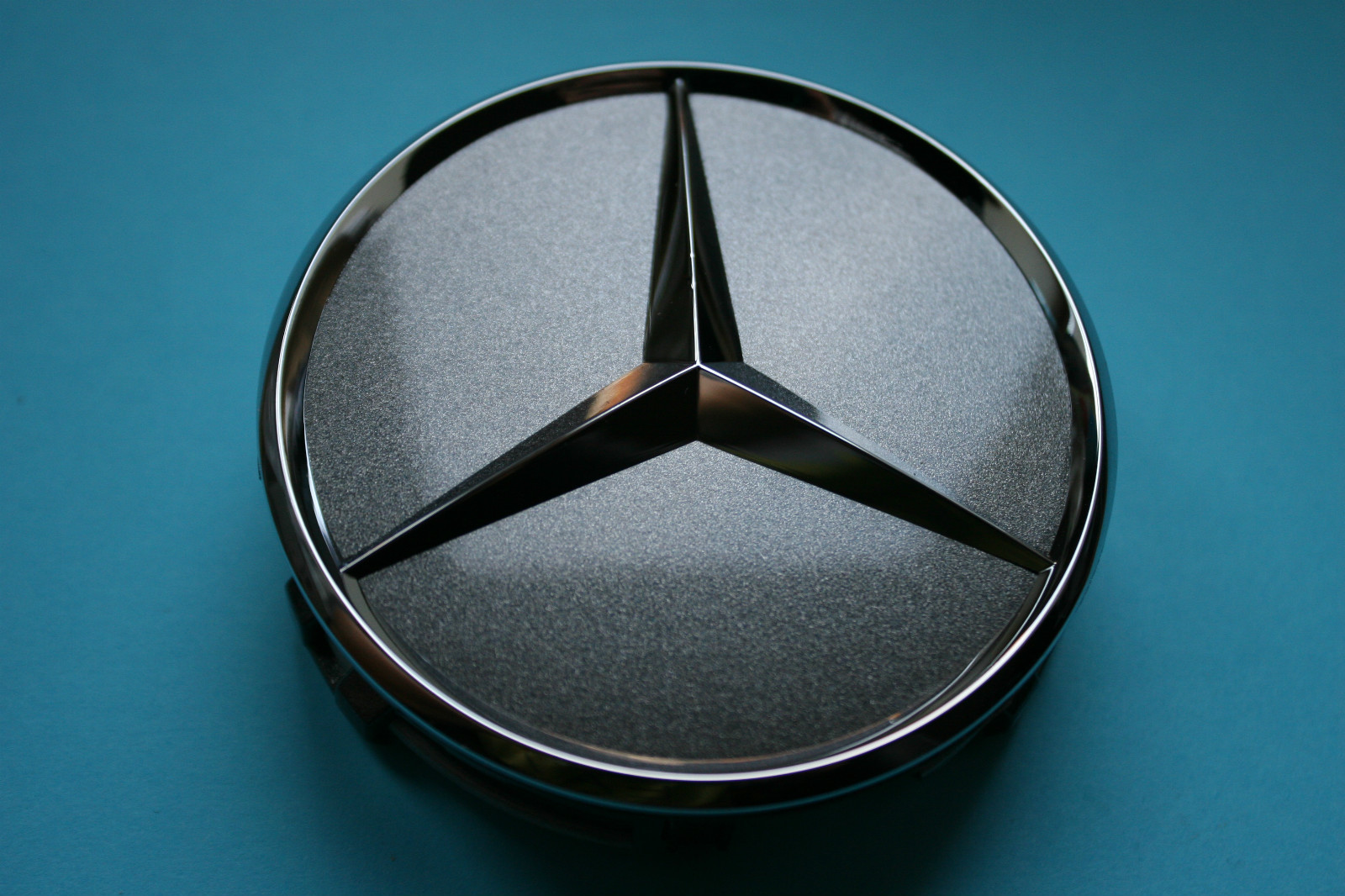 4x Genuine Mercedes Benz Alloy Wheel Centre Cap Himalaya Grey