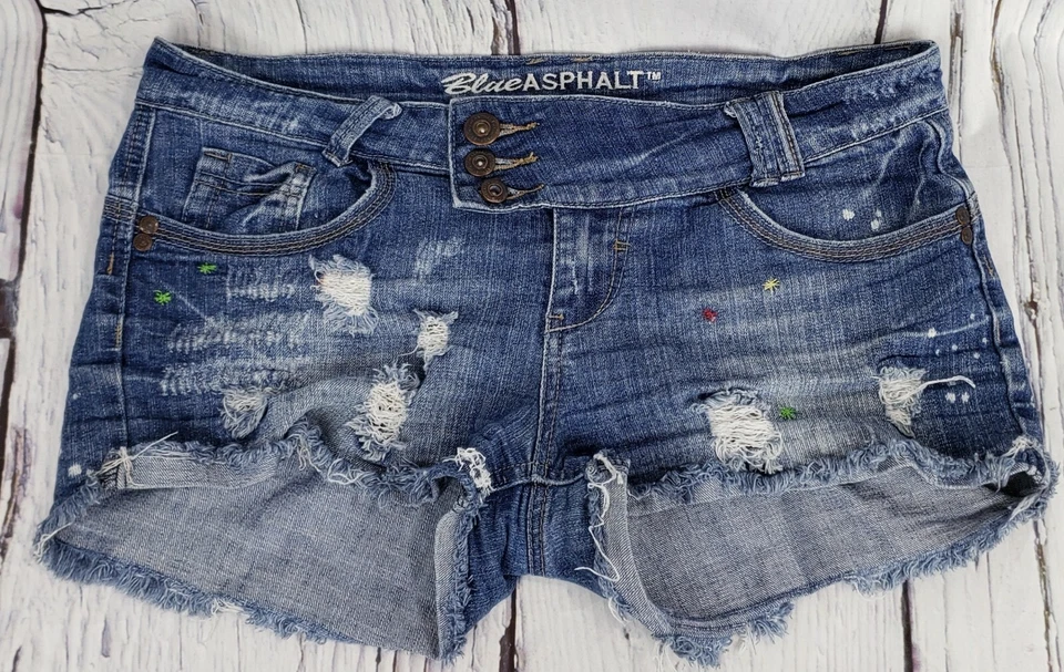 Bermuda jeans feminina azul asfalto bainha desgastada cintura média azul desgastado tamanho 11 - Imagem 4 de 4