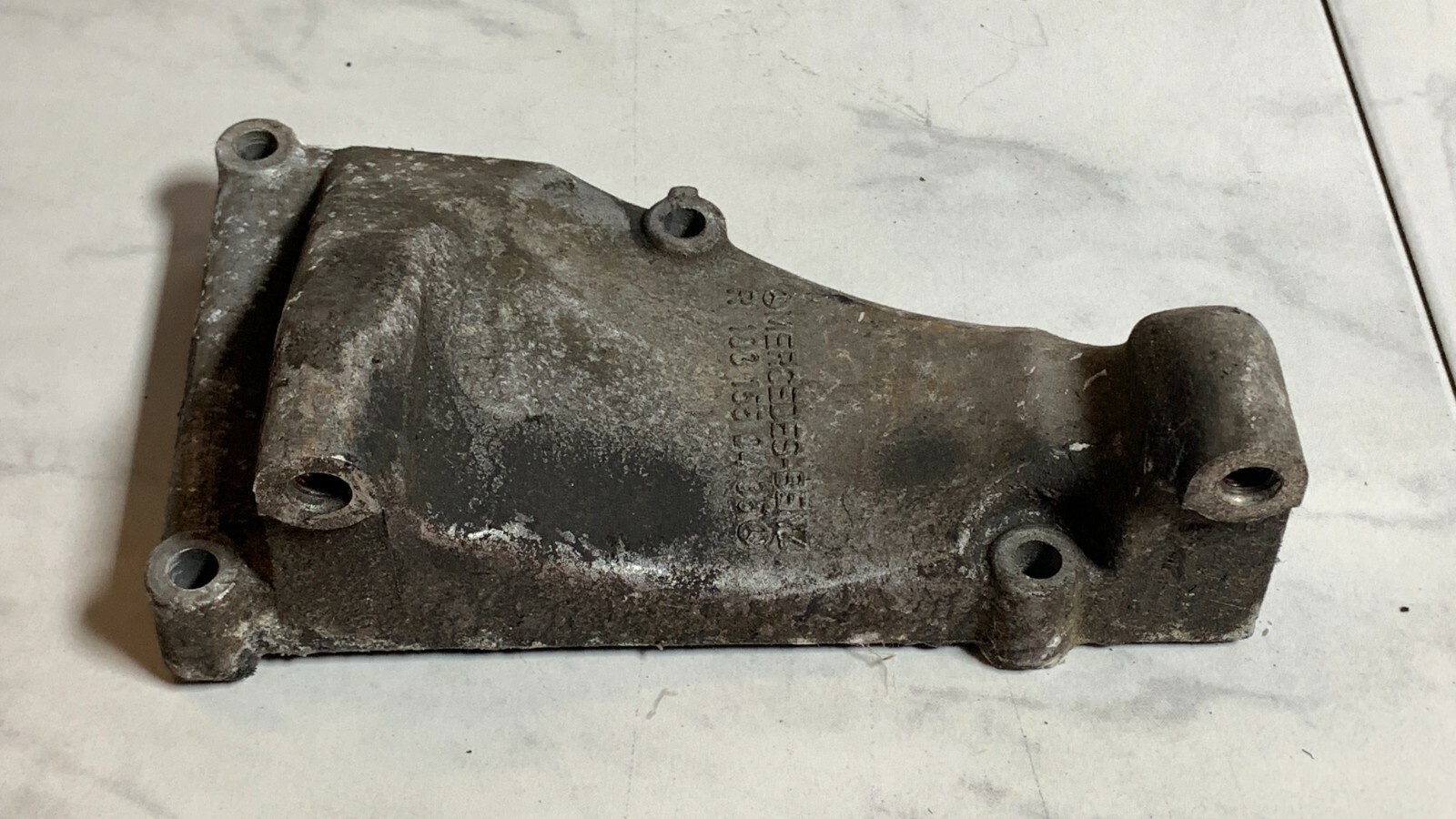 16369 Mercedes-Benz W124 260e Alternator Generator Bracket 