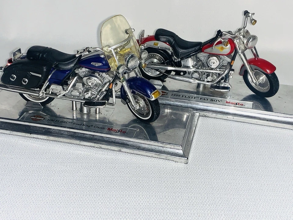 Лот из 2 моделей мотоциклов Maisto Harley-Davidson FLSTF Fat Boy, FLHRC Road King - Изображение 2 из 4