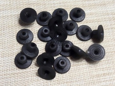 10pcs UNDERBODY PLASTIC NUT CLIPS CLIPS FOR AUDI A4 A8 VWGOLF 8E0825265C