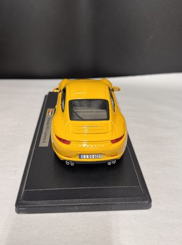 1:24 Plus Porsche 911 Carrera S 2011 Yellow V Burago G Scale Diecast Model Car - Picture 5 of 11